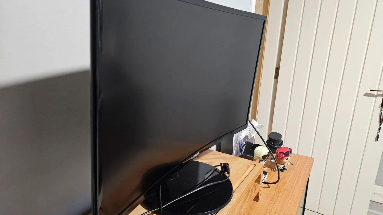 Monitor curvo Full HD Samsung 27 polegadas  - Foto 2
