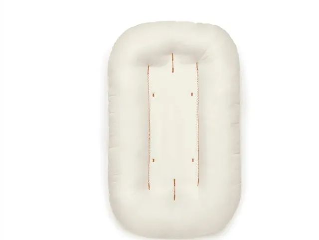 Ninho Yogi Baby com capa
