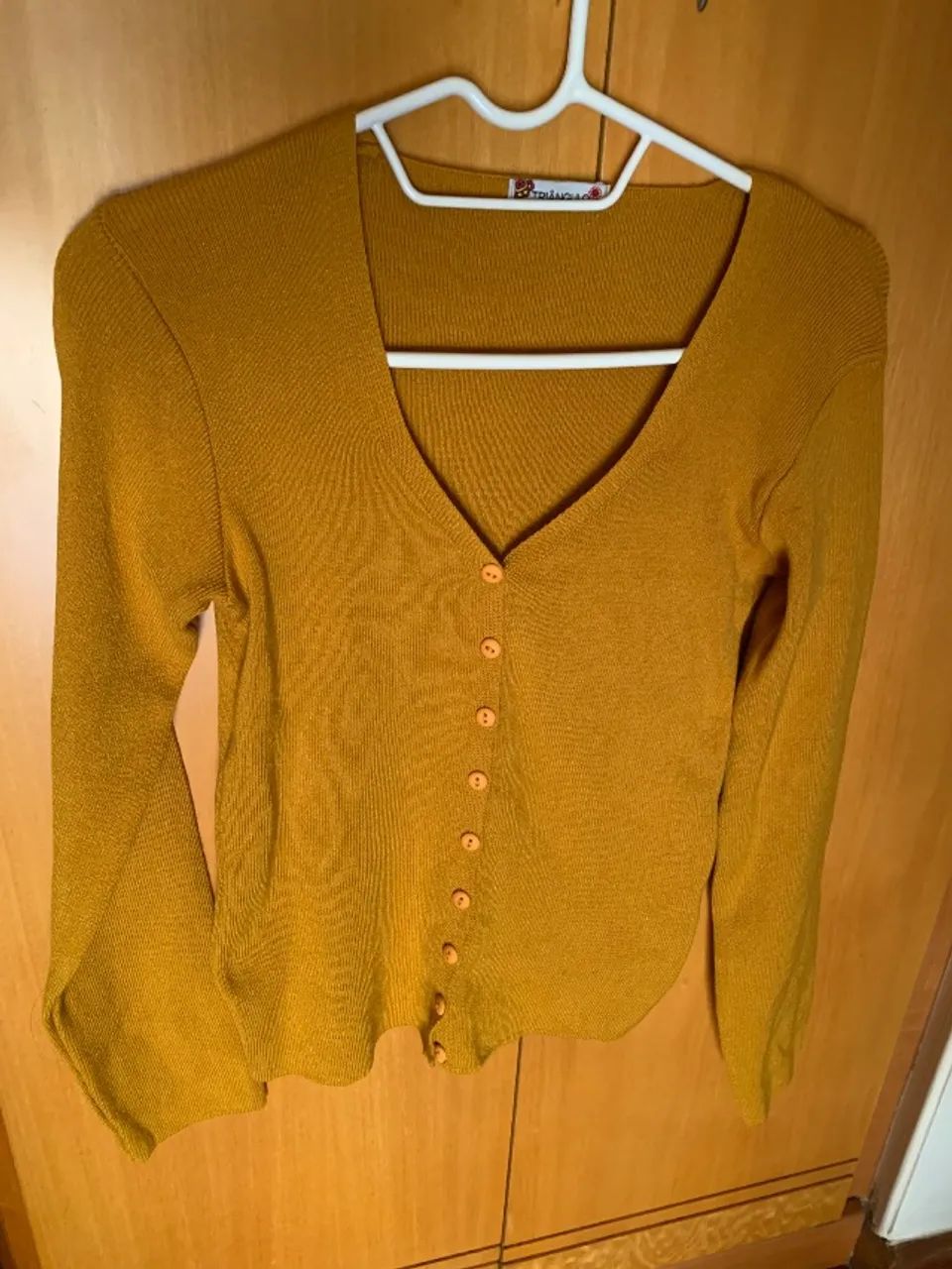 Cardigã amarelo mostarda tricô modal 