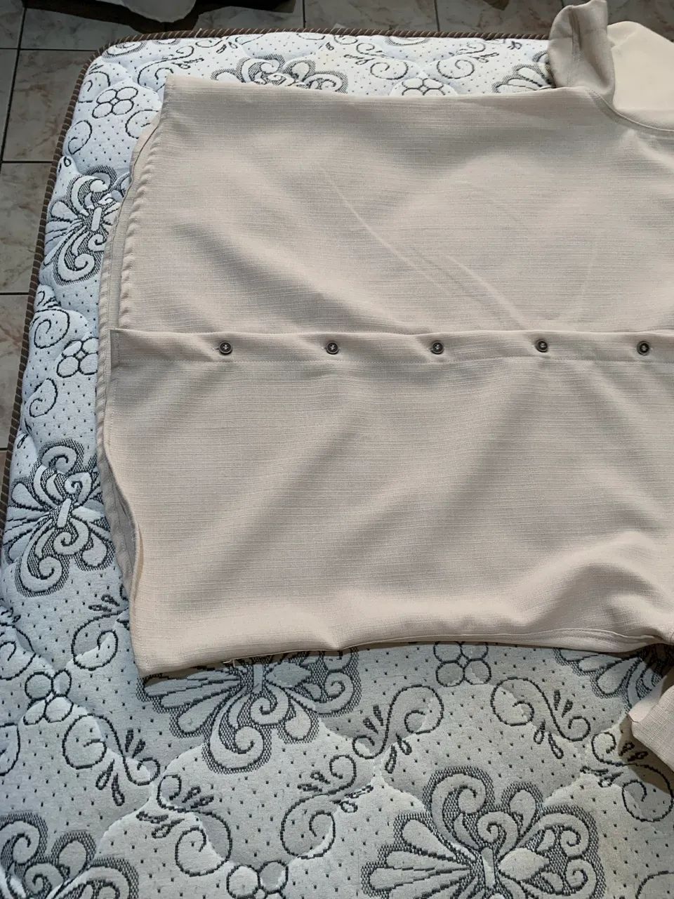 CAMISA ESTILO SOCIAL 70$ NUNCA USADA  - Foto 3