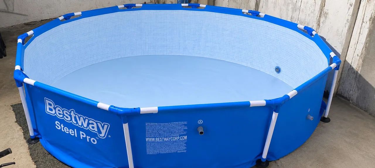 Vende se piscina 