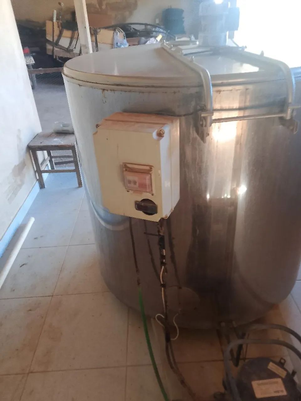 Vende_se resfriado de leite 1000 litros de capacidade 