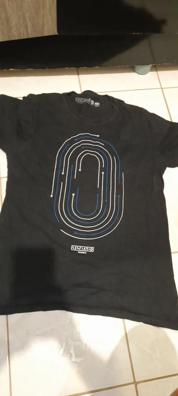 Saco roupas masculinas usadas