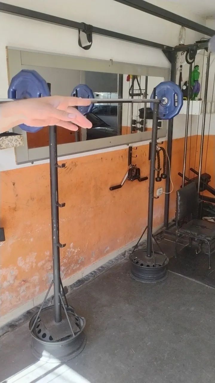 Suporte para agachamento e outros exercícios 