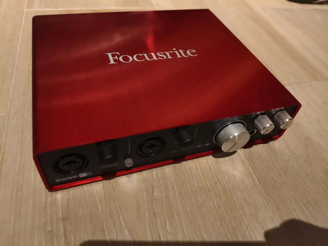 Interface de áudio Focusrite scarlet 6i6 - Foto 5