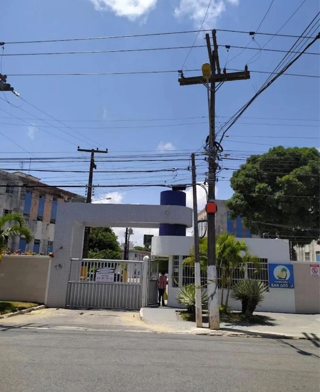 Alugo apartamento 2/4 Farol