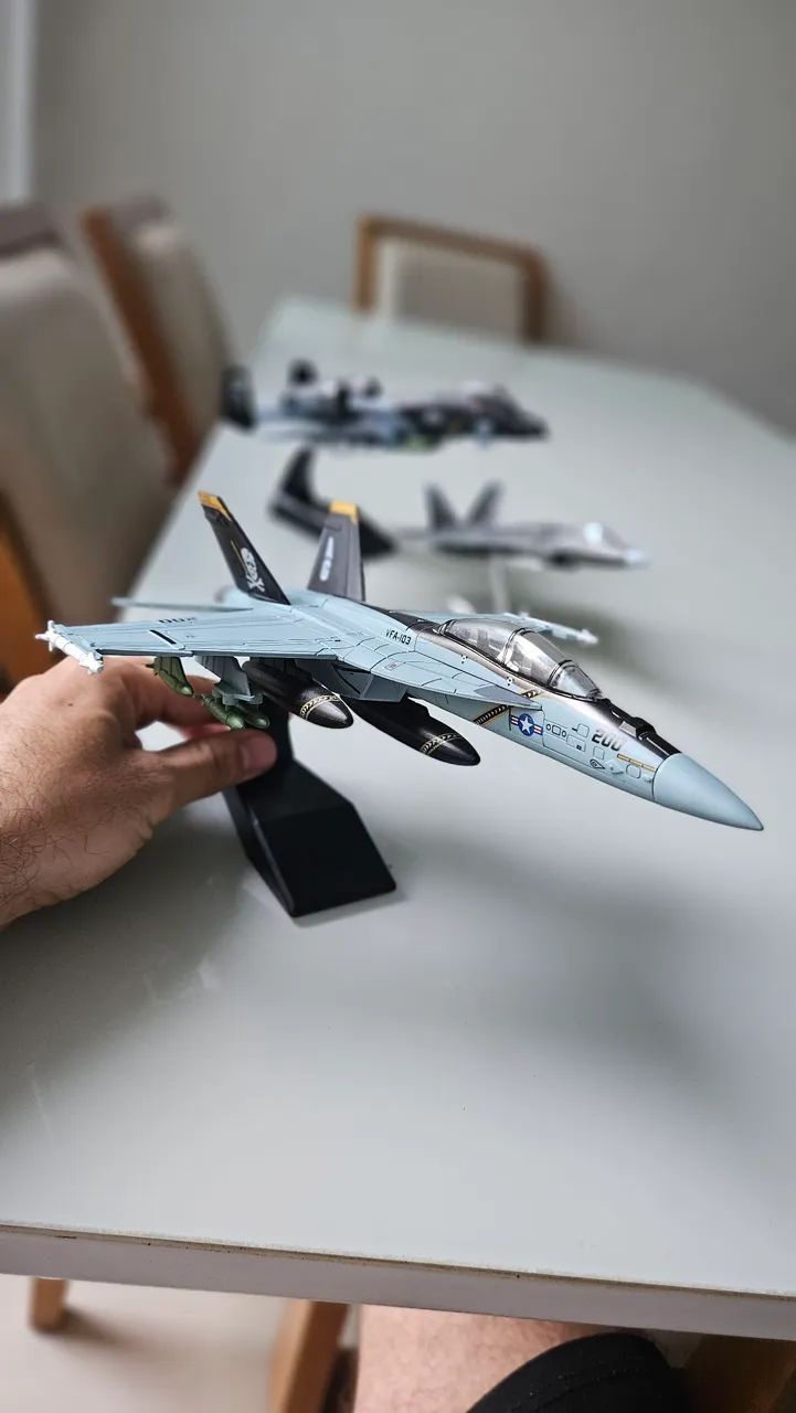 Miniatura avião réplica militar caça guerra