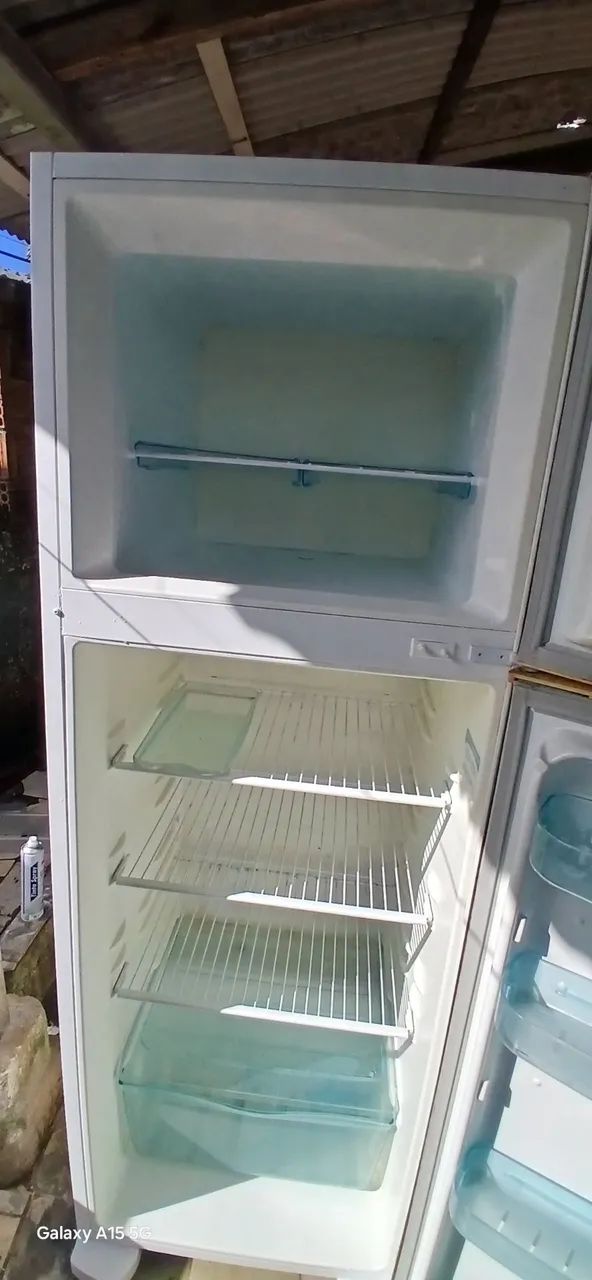 GELADEIRA ELETROLUX 380LITRO COMPLETA FUNCIONA PERFEITAMENTE  - Foto 5