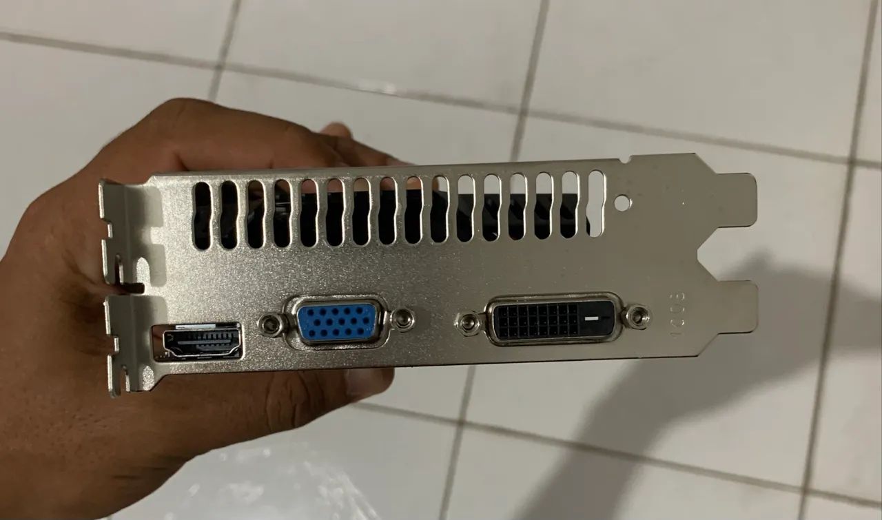 Placa de vídeo GT730 2GBS - Foto 3
