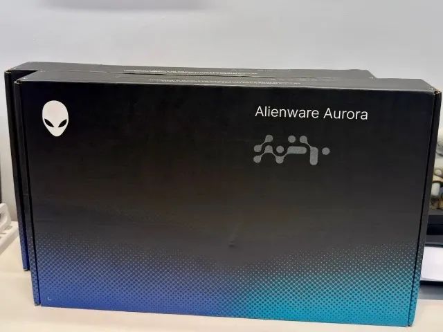 Notebook gamer AlienWare Aurora 32GB 1TB Rtx 5070 Lacrado