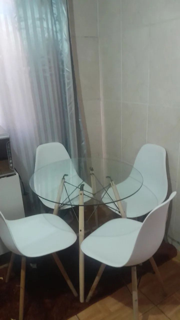Mesa vidro com 4 cadeiras   - Foto 2