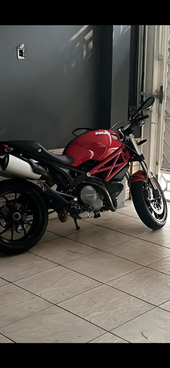 Ducati Monster 796 -  Revisada