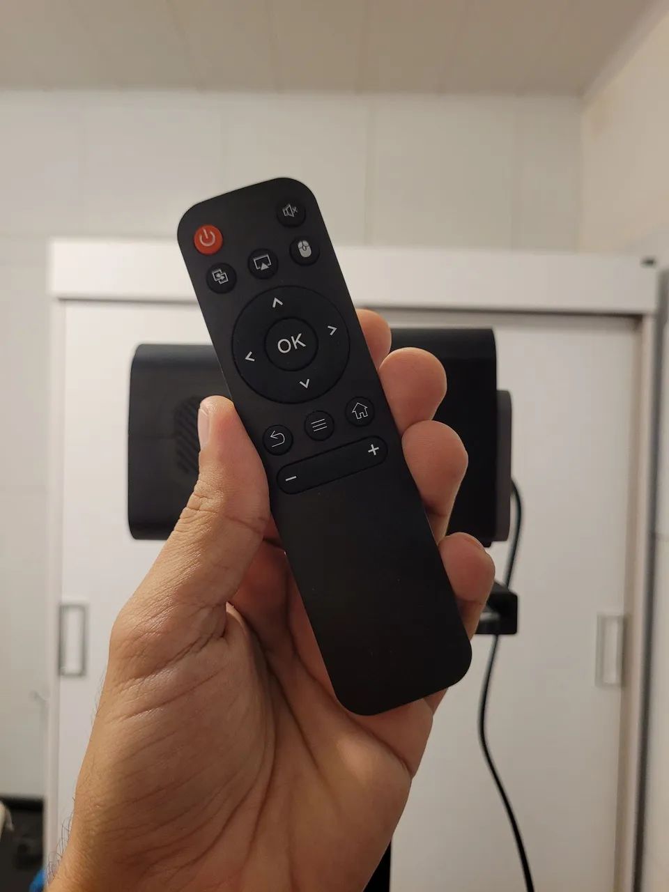 Projetor LED com android 13 HY-320 novo sem uso - Foto 3