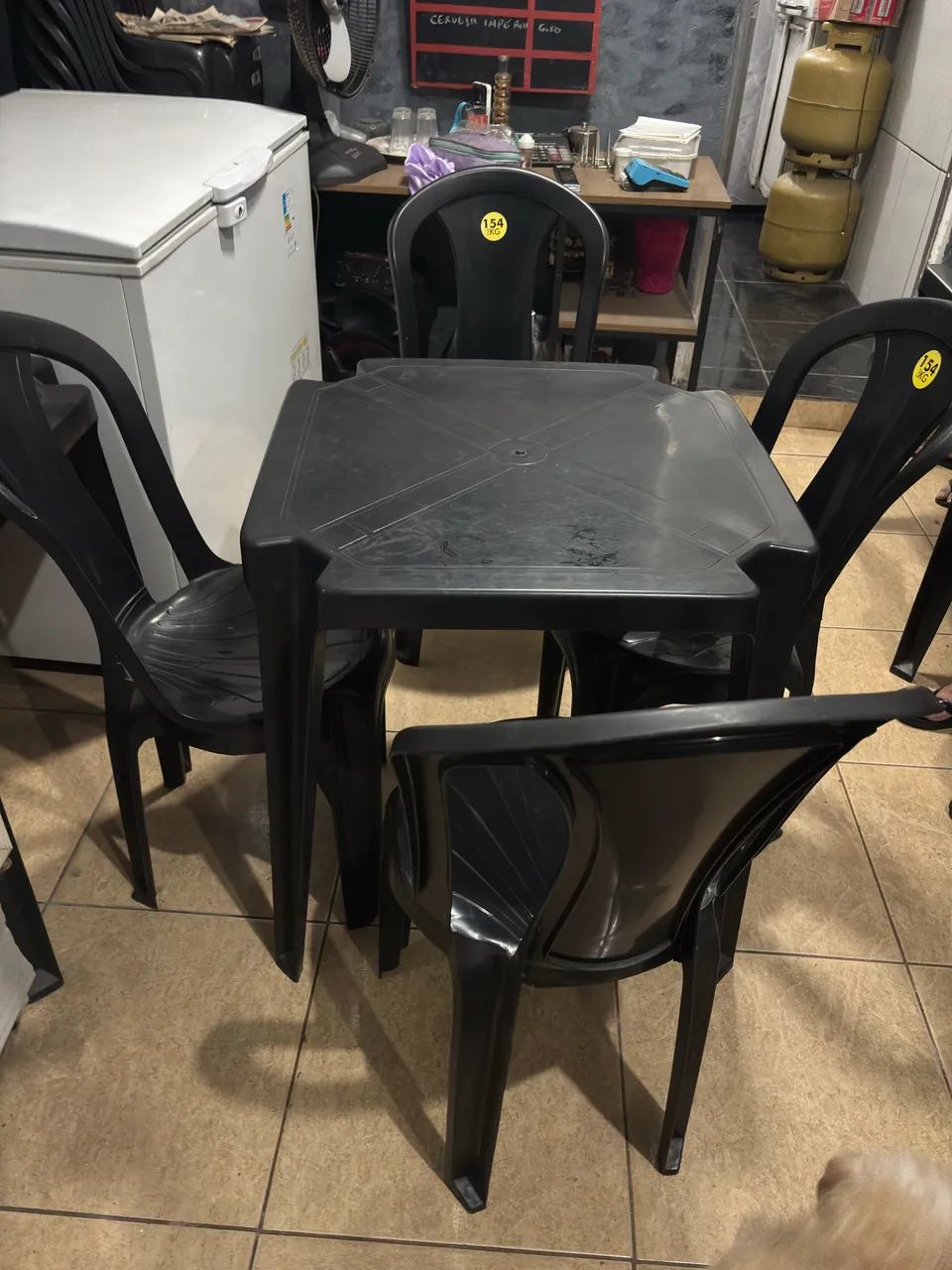 Vendo conjunto de mesa e cadeiras  - Foto 4