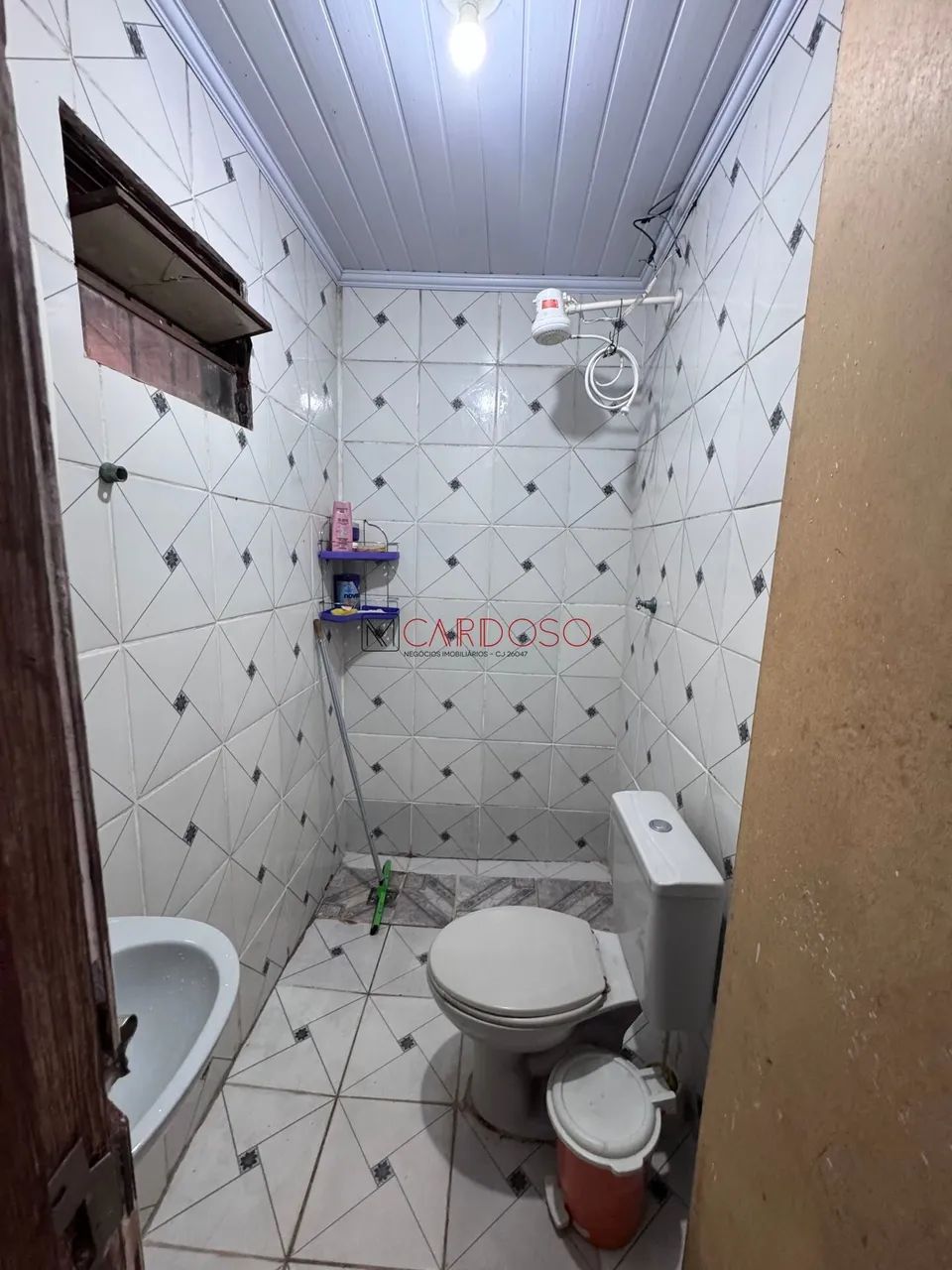 Casa 02 quartos em samambaia norte DF, escriturada, com casa de fundos - Foto 5