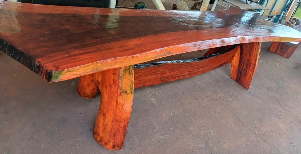 Vende-se Mesa Rústica de Madeira  - Foto 4