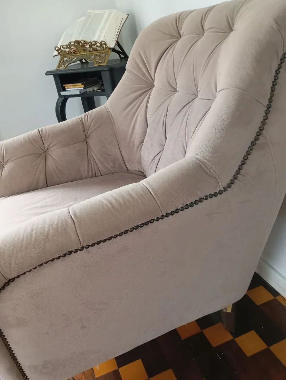 Poltrona estofada clássica - Foto 5