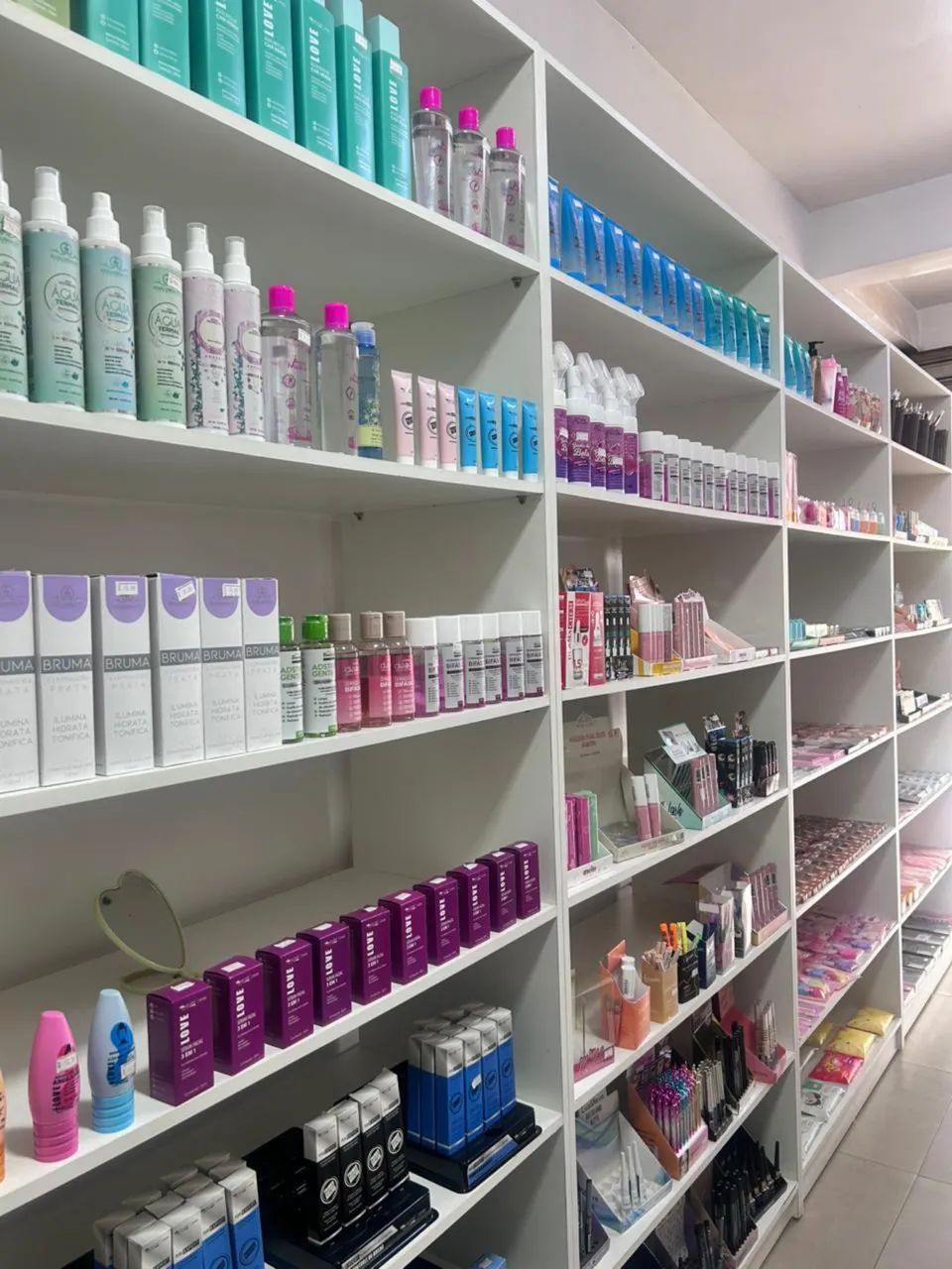 Loja de maquiagem/ cosméticos/ acessórios 