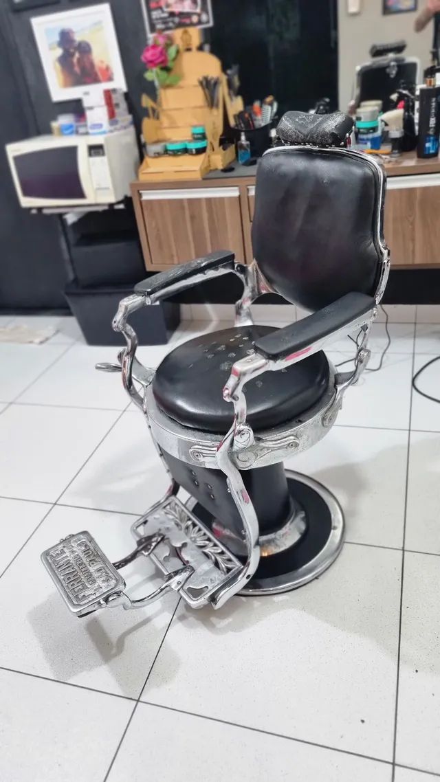 Cadeira De Barbeiro Ferrante Antiga