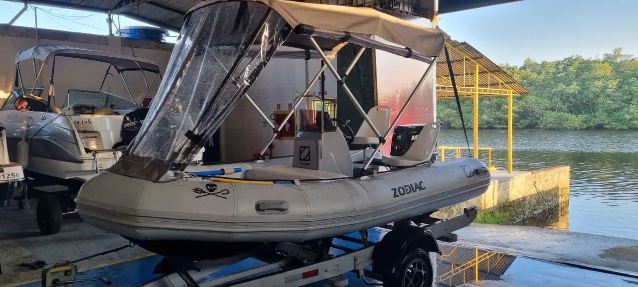 Inflável Zodiac 4,20m motor 50hp  - Foto 3