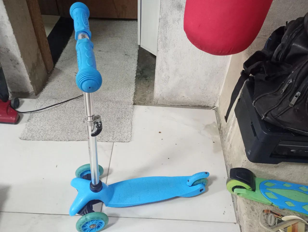 Patinete Infantil Azul - Ótimo estado!