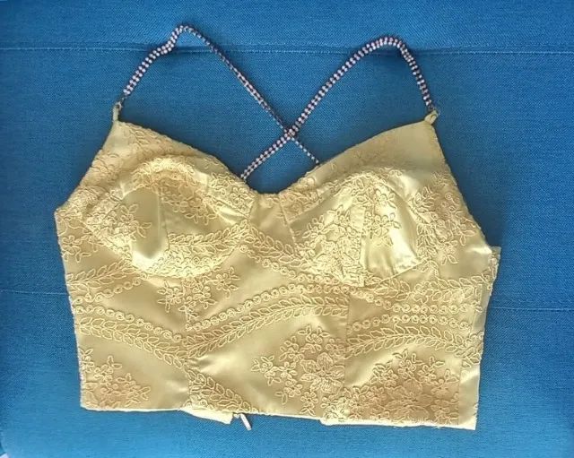 Conjunto top cropped e saia amarelo de renda e strass botswana - Foto 3