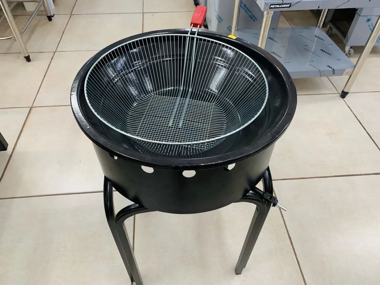 FRITADEIRA A GÁS 14 LITROS COM SUPORTE 