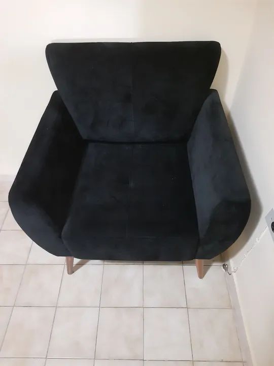 Poltrona estofada preta - Foto 2