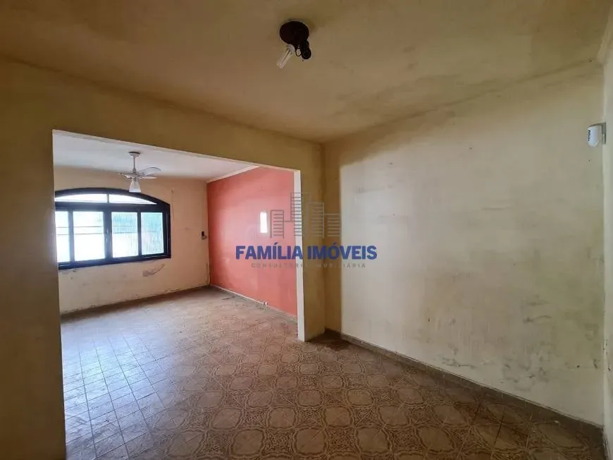 Sobrado para locação em Santos Bairro Boqueirão