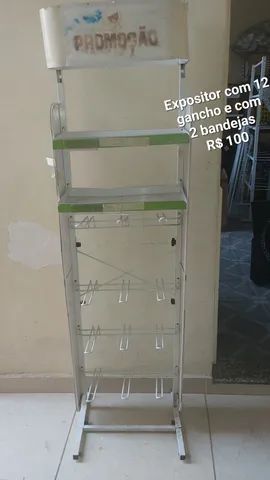 2 Expositores gancho e cesto