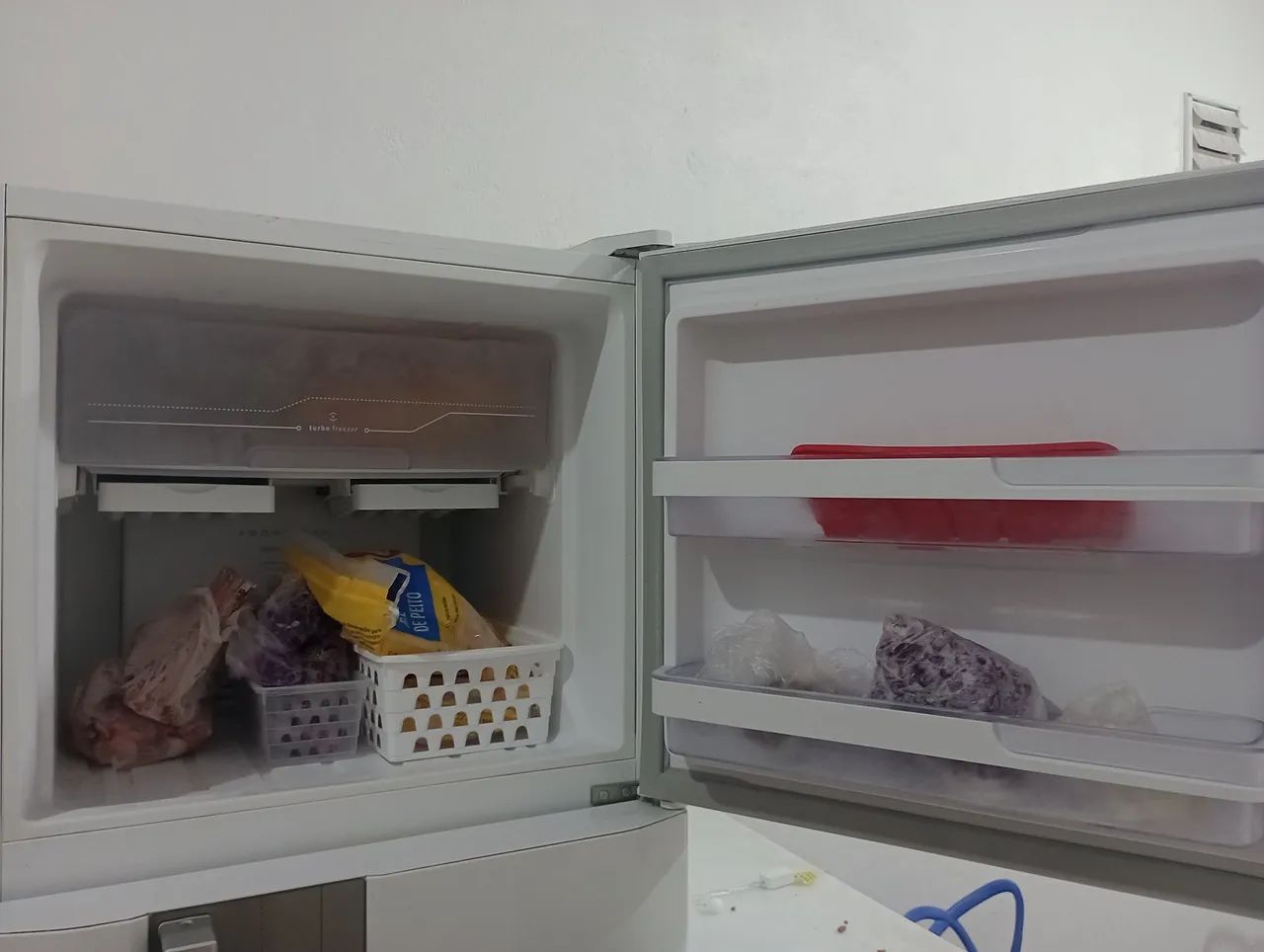 Geladeira Eletrolux Branca em ótimo estado - Foto 2