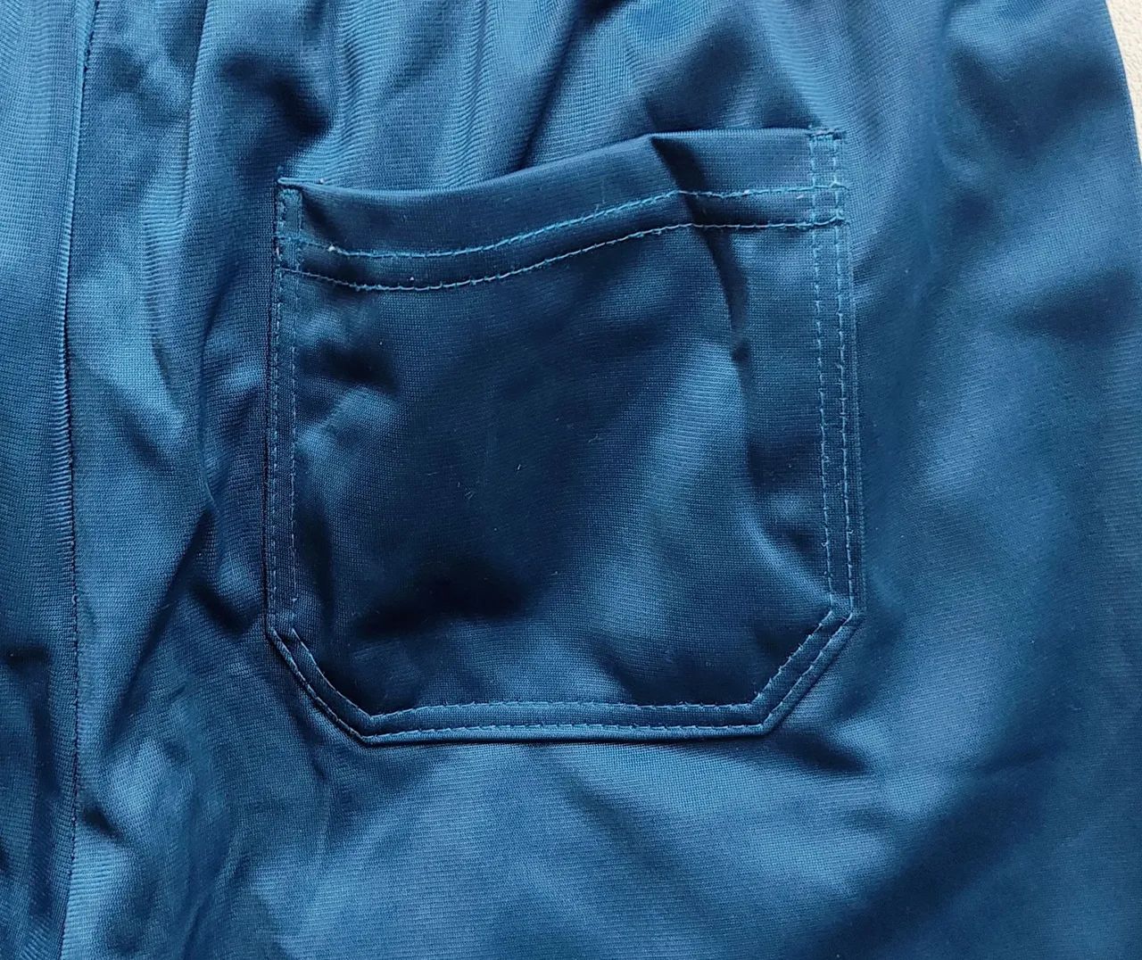 Bermuda de Moletom Azul com Listras Brancas - Foto 3