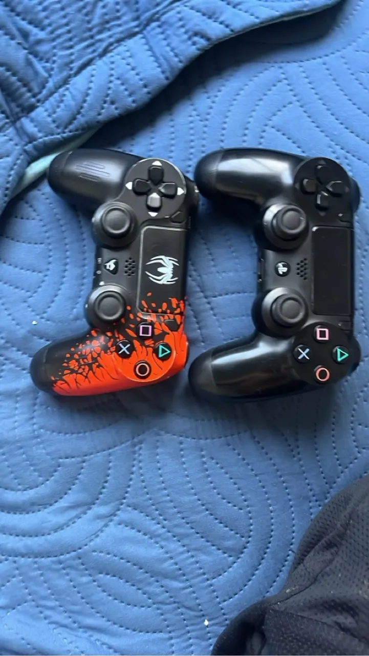 Ps4 semi novo + 2 controles + gta e the last of us
