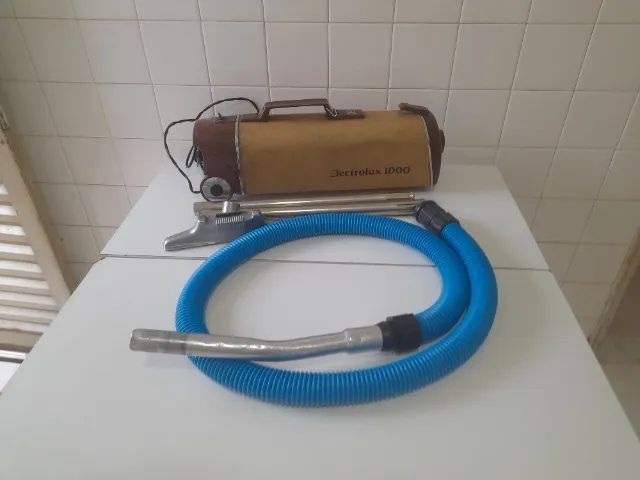 aspirador electrolux 1000 antigo com acessórios e manual - Foto 3