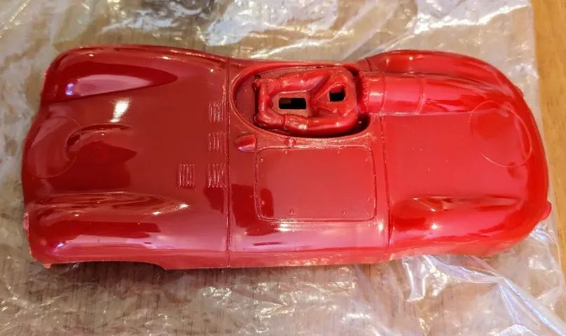 Jaguar Vermelho original da Estrela para montar - nunca montado