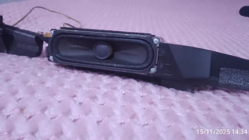Alto Falantes TV Samsung LN32C550J1M - Foto 2