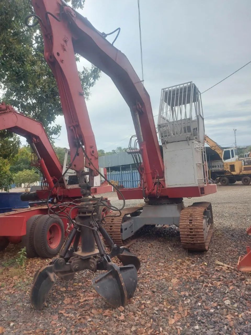 Escavadeira poclain LC 80 de esteira com garra sucateira,  - Foto 4