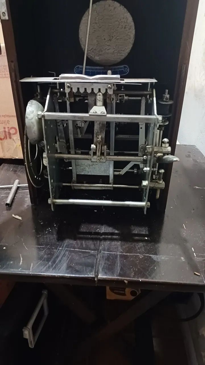 Relógio de ponto antigo  - Foto 3
