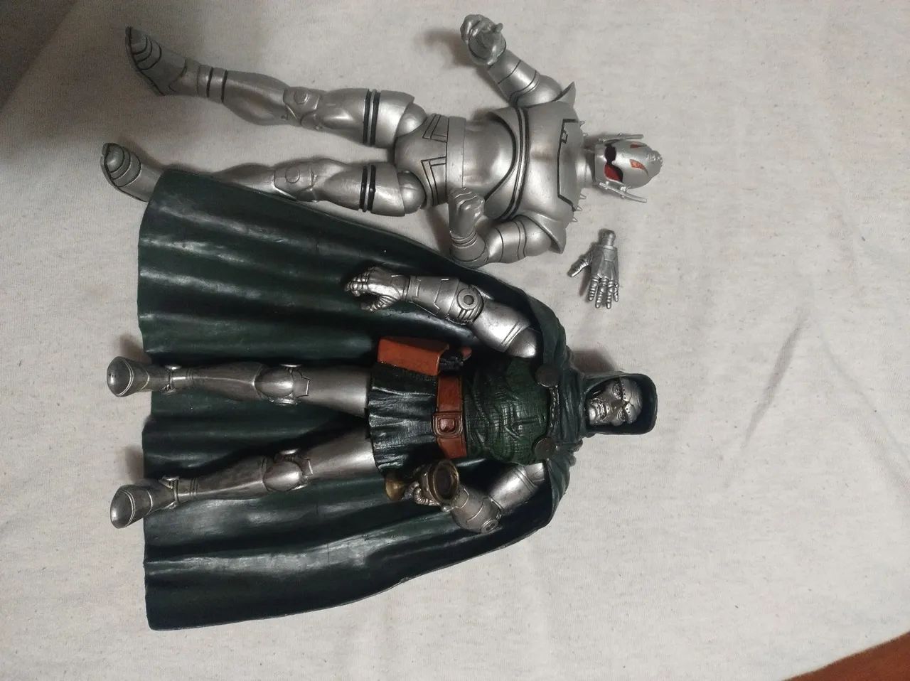 Marvel Select Ultron e Dr Doom Destino