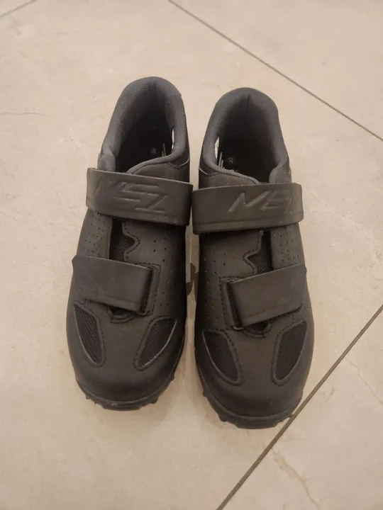 Sapatilha Shimano ME100 - NOVA