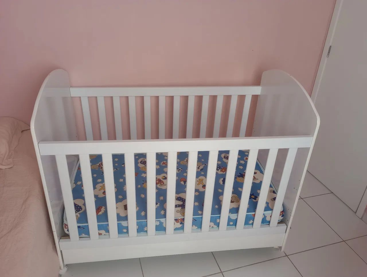 Berço de Bebê - Branco - Usado + colchão  - Foto 2