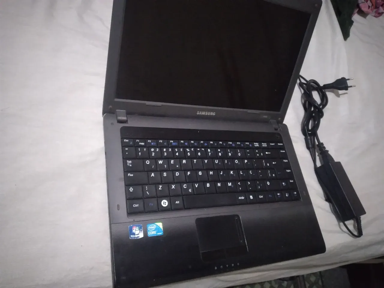Notebook Samsung core i3 HD 500 4gb bateria boa