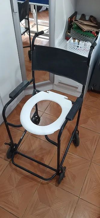 Cadeira de banho higiênica