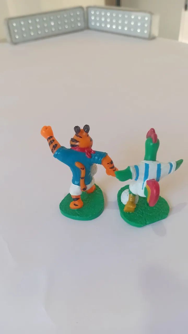 Lote 2 Bonecos antigo brinquedo coleção sucrilhos Kelloggs raridade - Foto 2