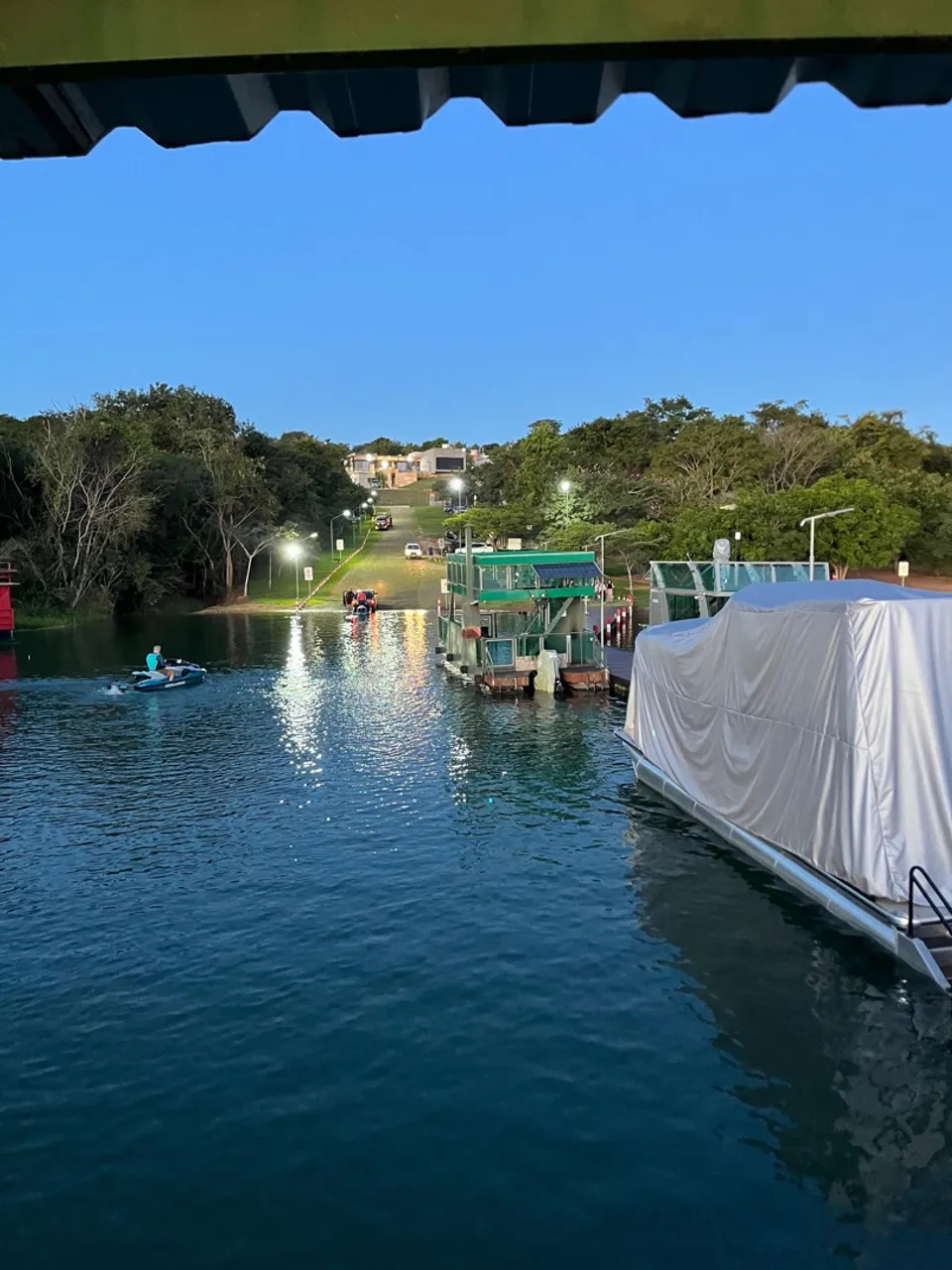 OPORTUNIDADE NO REAL VILLE - LAGO CORUMBA IV