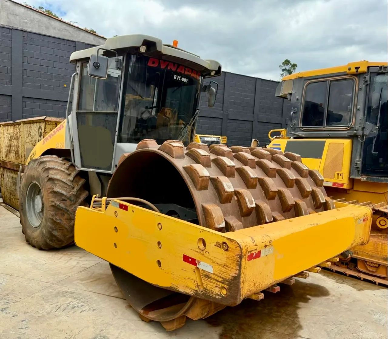 Rolo compactador DYNAPAC CA250 PATA 2016/2016 