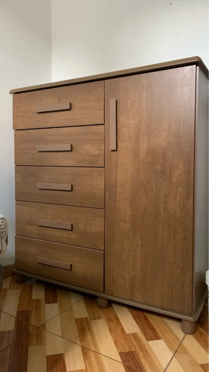Comoda com 5 gavetas e porta
