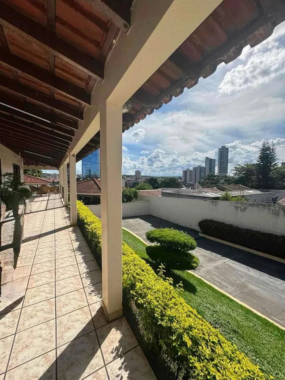 Casa disponível para locação comercial, próximo ao Espelho D'água, excelente para Clinica