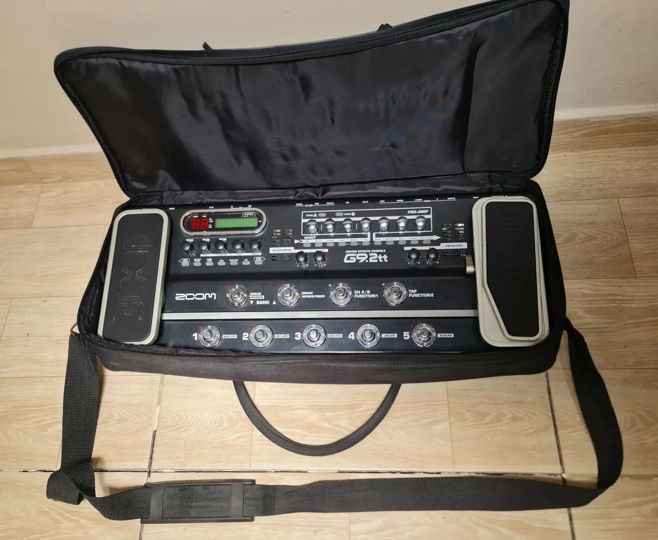 Pedaleira Zoom G9.2tt Valvulada- Completa com Fonte e Bolsa para