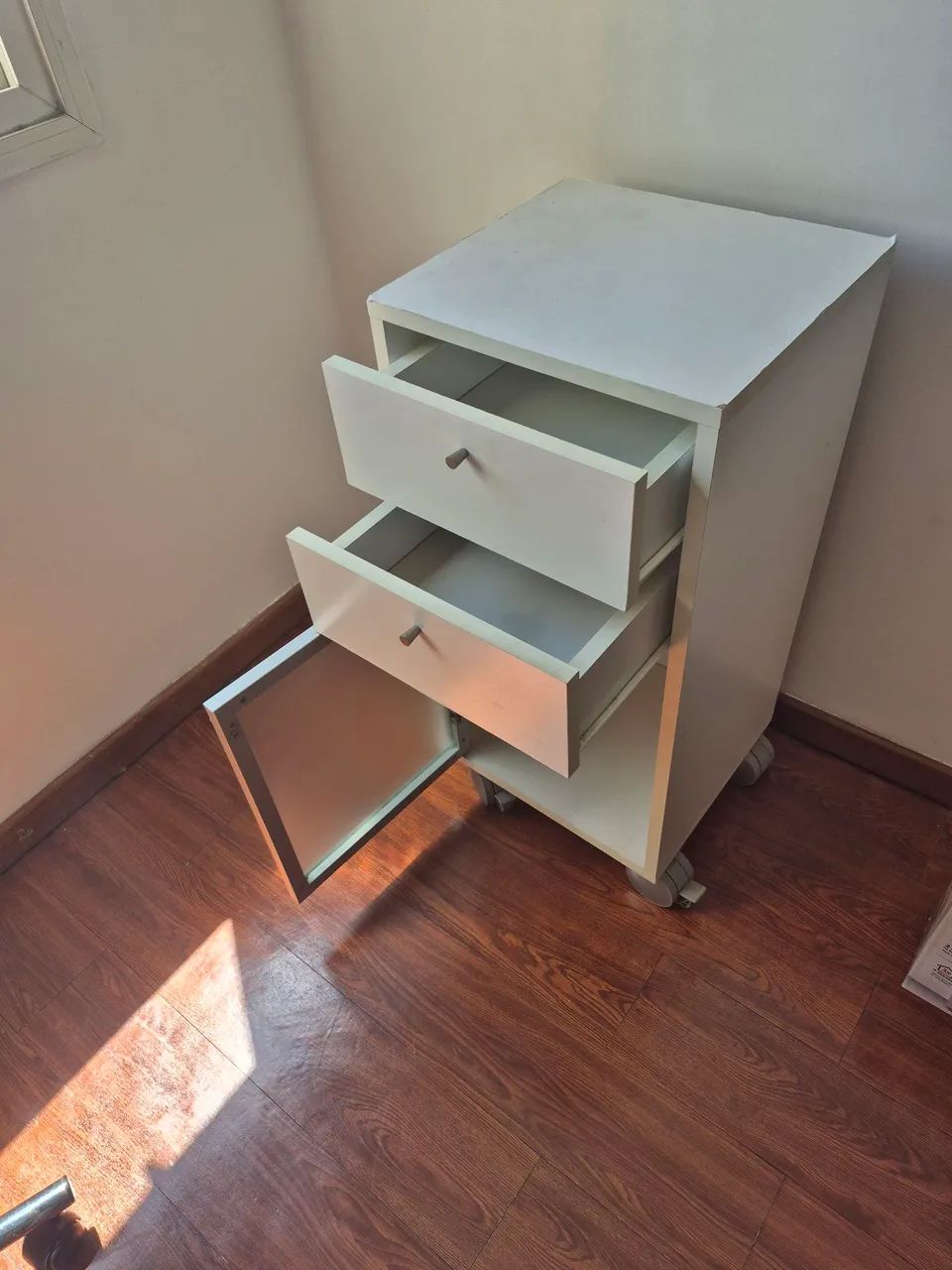 Armário com rodas64352822997379121